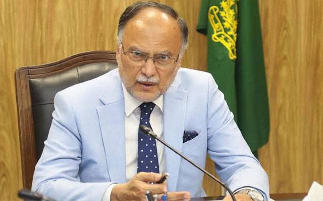 گڈز ٹرانسپورٹرز ہڑتال ختم کر کے مذاکرات کا راستہ اپنائیں:احسن اقبال
