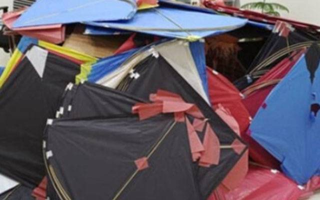 لاہور میں پتنگوں کی بڑی ترسیل ناکام، 2 ملزمان گرفتار