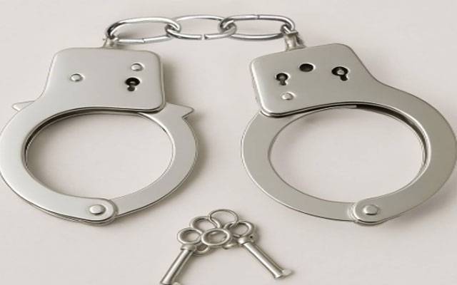 کاہنہ: سی سی ٹی وی فوٹیج کی مدد سے 2 رکنی ڈکیت گینگ گرفتار