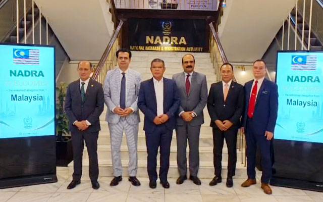 ملائیشین وزیر داخلہ کا نادرا کے جدید ڈیجیٹل نظام کا معائنہ