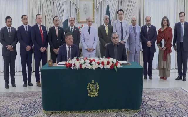 وزیرِ اعظم محمد شہباز شریف سے ملائیشیا کے وزیر داخلہ کی ملاقات