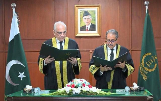 جسٹس سید حسن اظہر رضوی نےآئینی عدالتِ کے قائم مقام چیف جسٹس کا حلف اُٹھا لیا