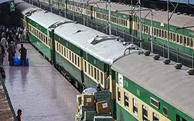 وزیر ریلوے کا مزید دو ٹرینیں بحال کرنے کا اعلان