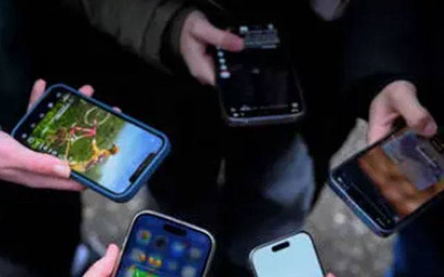 نیوزی لینڈ  نےبچوں کا سوشل میڈیا بند کرنے کا فیصلہ کر لیا