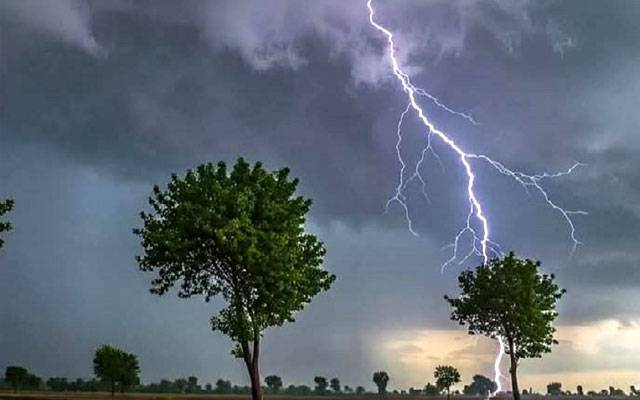  ملک کےمختلف علاقوں میں گرج چمک کے ساتھ بارش اور موسم گرم رہنے کا امکان