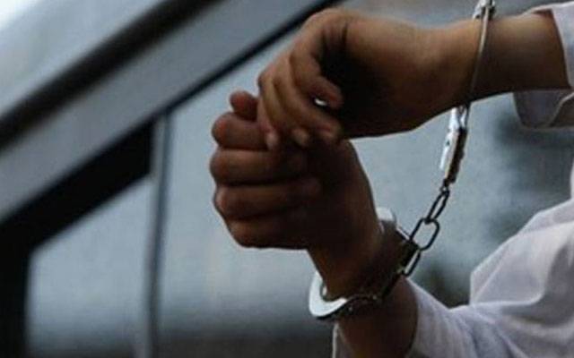  موبائل سنیچر گینگ کے 2 ملزمان گرفتار، موبائل فونز اور نقدی برآمد