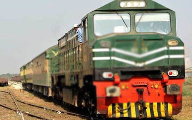  کراچی سے پشاور جانے والی خیبر میل کی ایک بوگی ڈی ریل ، مسافروں میں خوف و ہراس