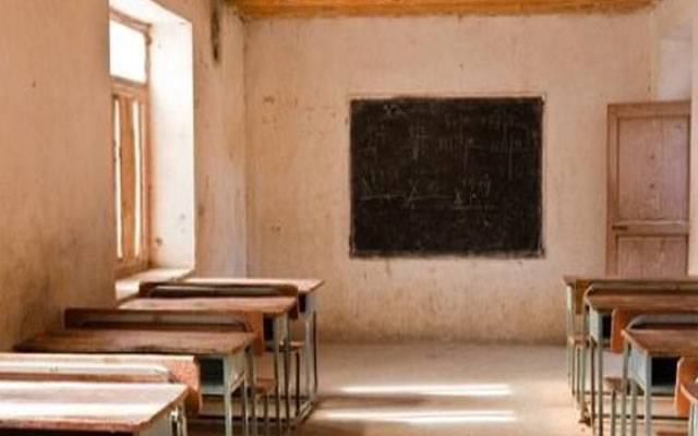 لاہور : 187 سرکاری سکول داخلوں کا ہدف پورا کرنے میں ناکام، سربراہان سے جواب طلب