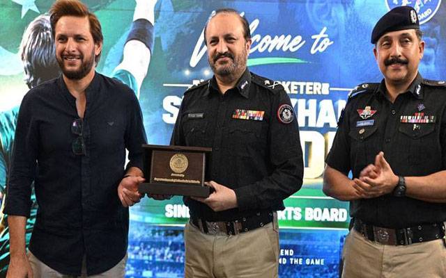 سندھ پولیس نے شاہد آفریدی کو سفیر کھیل مقرر کر دیا ، خصوصی شیلڈ بھی پیش