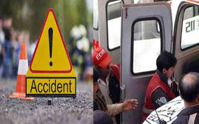 کندھ کوٹ: تیز رفتار مسافر کوچ الٹنے سے 5 افراد جاں بحق، متعدد زخمی