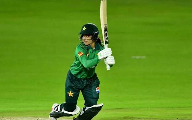 فاطمہ ثنا پر میچ فیس کا 10 فیصد جرمانہ عائد