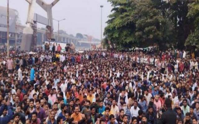  پبلک سروس کمیشن میں امتحانی بے ضابطگیاں،بھارتی امیدواروں کا زبردست احتجاج،بڑے افسروں کے استعفیٰ کا مطالبہ