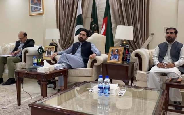 بزرگوں کیلئے بڑا فیصلہ ؛ مفت سفر کیلئے احساس بزرگ کارڈ کی اصولی منظوری 