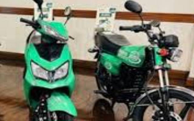  خوشخبری:طلبہ کے لیے ایک لاکھ الیکٹرک بائیکس، ریگولر ڈرائیونگ لائسنس فوری بنیں گے