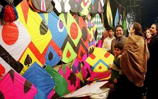 لاہور میں پتنگ بازی کے خلاف کارروائی، 2 ملزمان گرفتار
