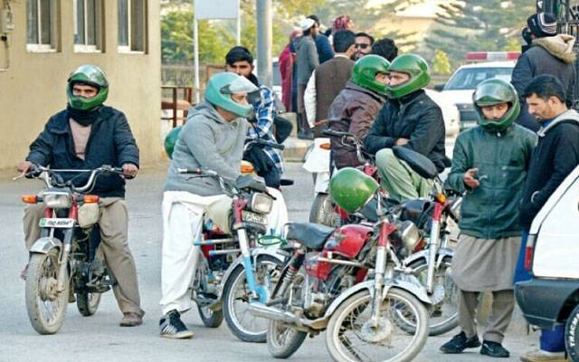 پٹرول مہنگا ہونے سے بائیک رائیڈرز کی مشکلات بڑھ گئیں
