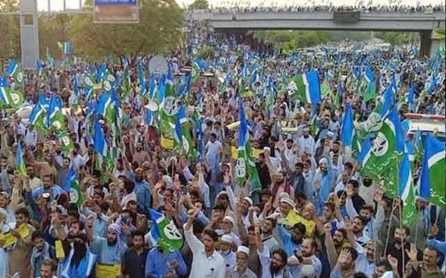 جماعت اسلامی کا لیاقت باغ چوک پر پٹرولیم مصنوعات کی قیمتوں کے خلاف دوسرے روز بھی دھرنا