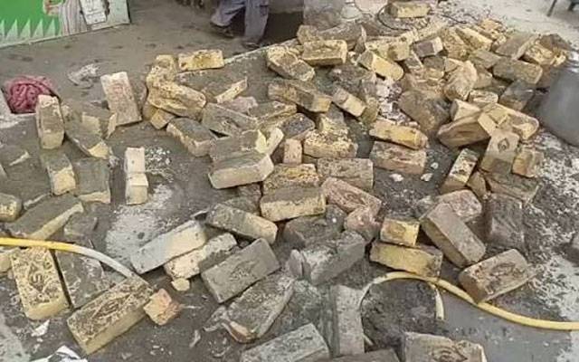سرکاری منصوبوں میں غیر معیاری اینٹوں اور میٹریل کے استعمال کا انکشاف