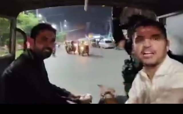 عظمیٰ بخاری نے سہیل آفریدی کی پولیس گاڑی میں بیٹھنے کی ویڈیو شیئر کردی 