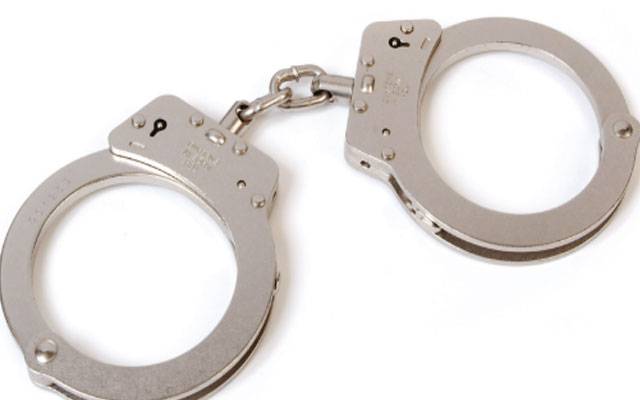 گوپال نگر مین بازار میں خود کو پولیس اہلکار ظاہر کرنے والے2 افراد گرفتار