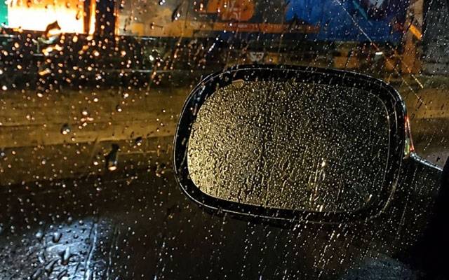 آج اور کل گرج چمک کے ساتھ بارش کا امکان