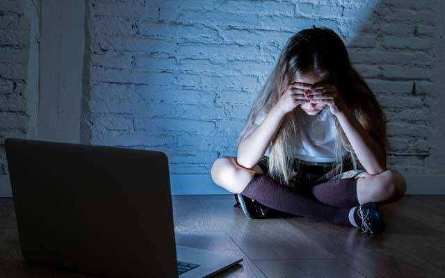 سوشل میڈیا ریگولیشن کا قانون مزید سخت کرنے کی تجویز 