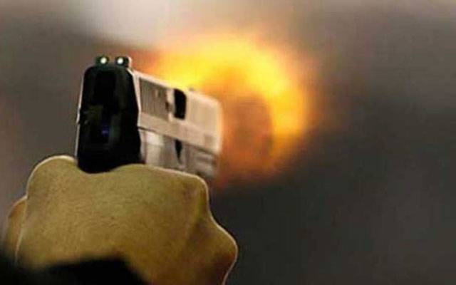 شاہدرہ میں گھریلو ناچاقی پر شوہر کی فائرنگ سے بیوی زخمی،حالت تشویشناک