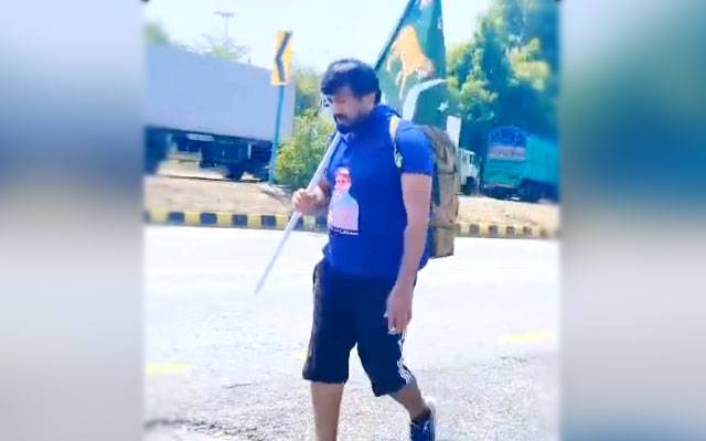 وزیراعلیٰ پنجاب مریم نواز سے ملاقات کیلئےسندھ سے پیدل سفر کرنیوالا نوجوان ساہیوال پہنچ گیا