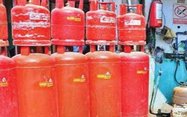 بند روڈ: ایل پی جی کی غیرقانونی ری فلنگ کے خلاف کارروائی، دکاندار کا سول ڈیفنس ٹیم پر حملہ