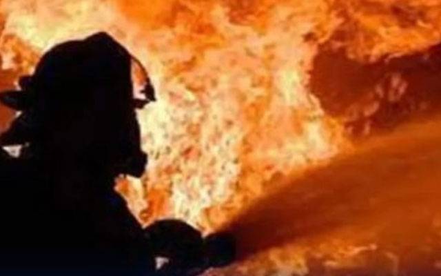 شاہ عالم مارکیٹ کے فاطمہ پلازہ میں لگنے والی آگ پر 14 گھنٹے بعد قابو پا لیا گیا