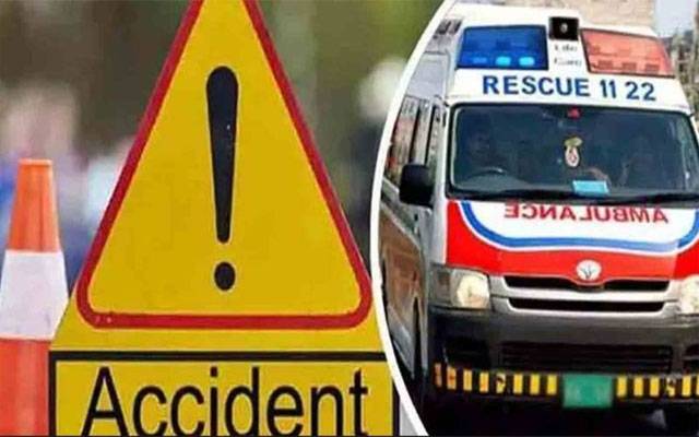 قبولہ بائی پاس پر باراتیوں کی کوسٹر الٹ گئی، 13 افراد شدید زخمی 