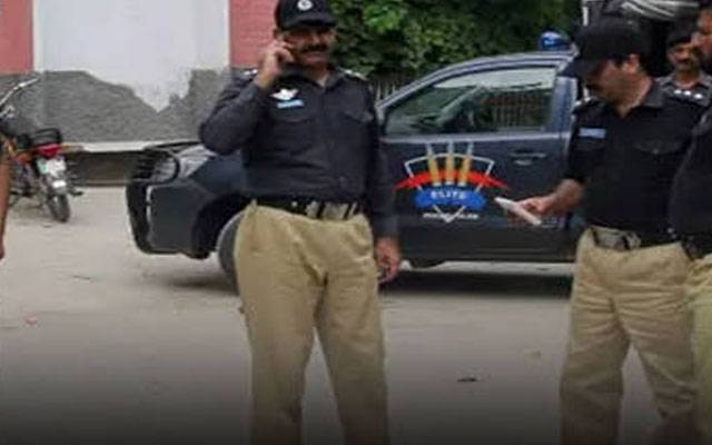 کاہنہ میں پولیس مقابلہ، ڈاکو اپنے ہی ساتھی کی فائرنگ سے زخمی