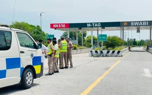 صوابی: انبار انٹرچینج کے مقام پر اسلام آباد موٹروے کو ہر قسم کی ٹریفک کیلئے بند کر دیا