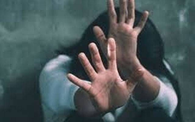 سکول جانے والی 15 سالہ طالبہ کو اسلحہ کے زور پر اغوا کر لیاگیا، زیادتی کی کوشش