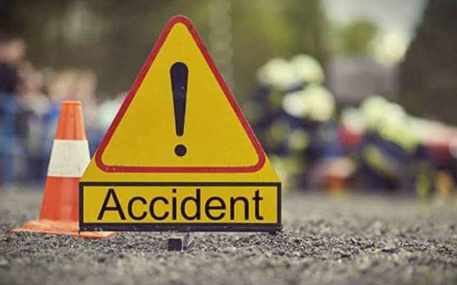 رائیونڈ مانگا روڈ پر فیکٹری کی کوسٹر الٹ گئی،11افرادزخمی