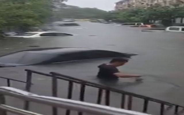 بنکاک میں 300 ملی میٹر بارش، سیلابی صورتحال ، 2 روزہ تعطیل کا اعلان