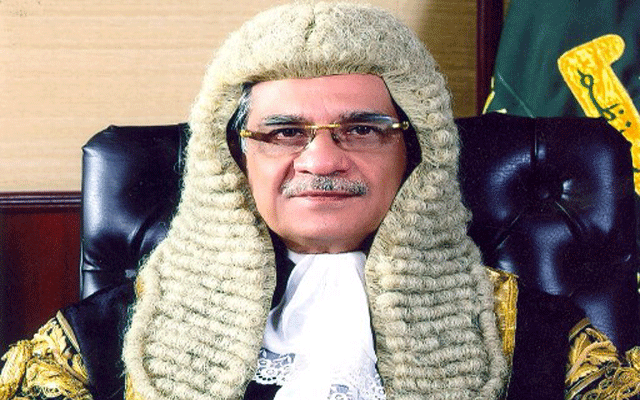 چیف جسٹس پاکستان نے اتوار کے روز بھی عدالت لگالی ، سائلین کی فریادیں سنیں