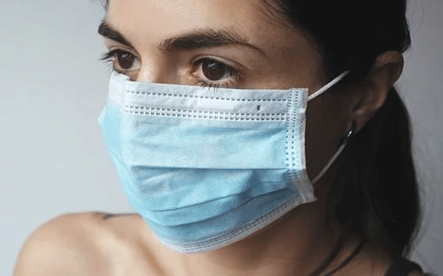 فیس ماسک کورونا کے پھیلاو کا سبب بن سکتا ہے