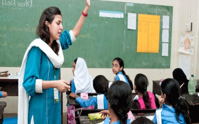لاک ڈاون، اساتذہ سے ڈیوٹیاں لینے والے سکولوں کیخلاف کارروائی کا فیصلہ