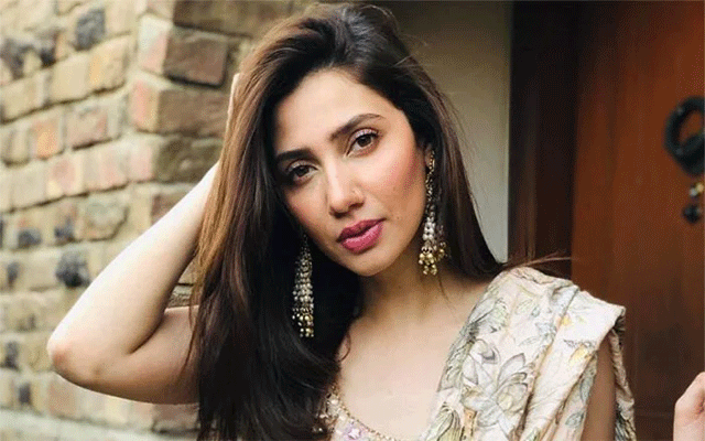 ماہرہ خان کا اپنی آنٹیوں کیلئے جذباتی پیغام