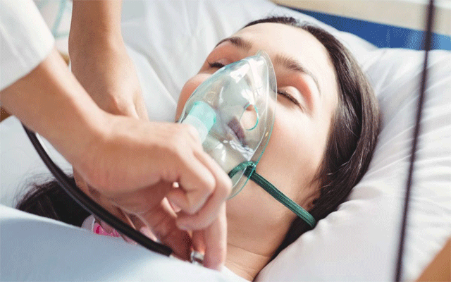 پاکستان میں سانس کی بیماریوں سے سالانہ ڈیڑھ لاکھ لوگ مرجاتے ہیں، رپورٹ