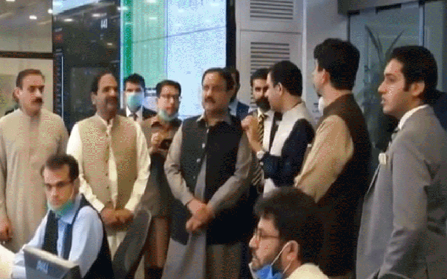 وزیراعلیٰ کا پی ڈی ایم اے کے ہیڈ آفس کا دورہ