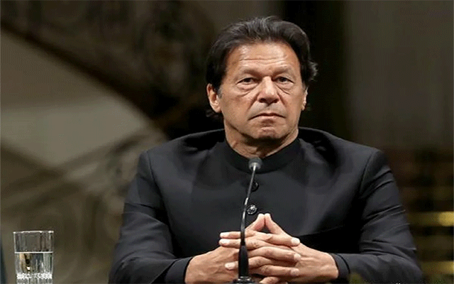 کپتان کے دو کھلاڑی آمنے سامنے