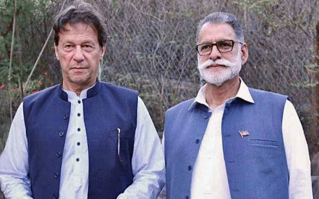  عمران خان نے وزیراعظم آزاد کشمیر کو استعفیٰ دینے سے روک دیا