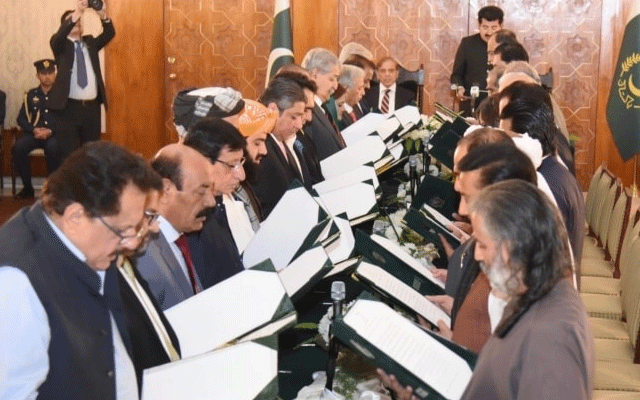 شہباز شریف کی نئی کابینہ، کس وزراء کو کونسا قلمدان ملا؟ نوٹیفکیشن جاری