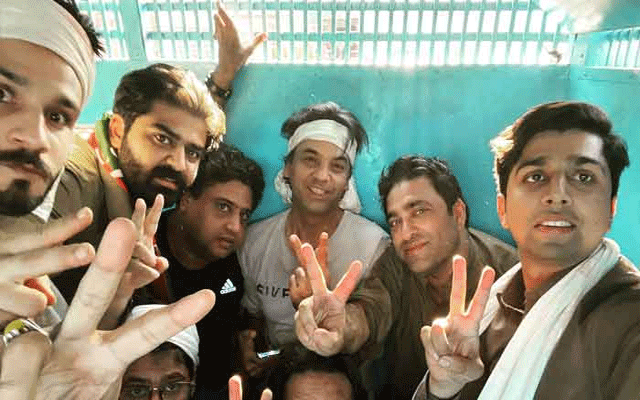 سیالکوٹ میں پی ٹی آئی کا جلسہ، پکڑ دھکڑ شروع، عثمان ڈار سمیت متعدد کارکن گرفتار