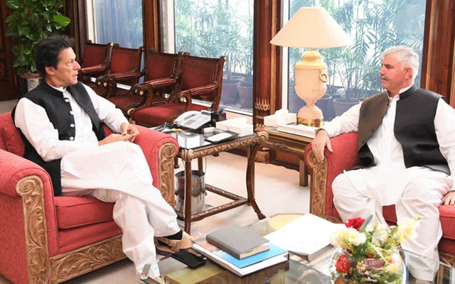 وفاقی کابینہ کا عمران خان اور محمود خان کیخلاف کارروائی کا فیصلہ 