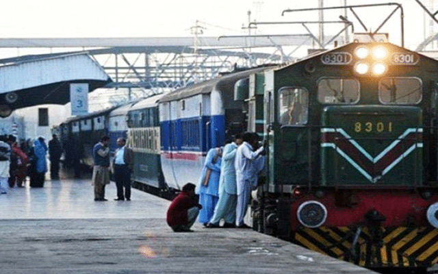 Pakistan Railway increases train fares