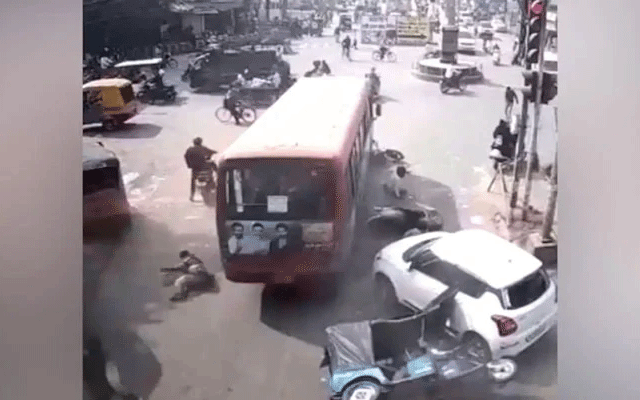 Driver died due to heart attack while driving the bus