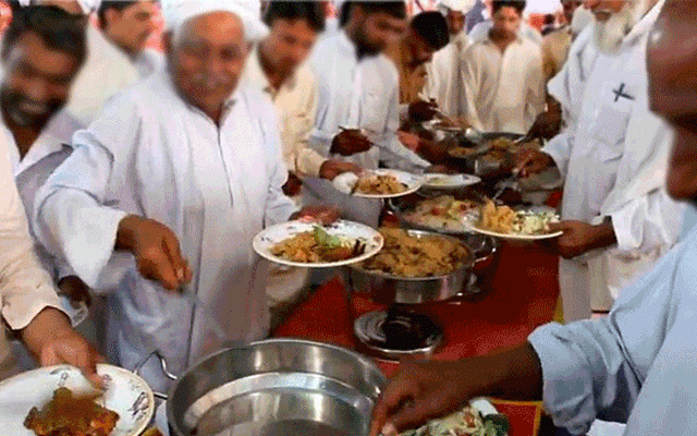 Two labourers were tortured by Baratis for eating food in an uninvited marriage hall